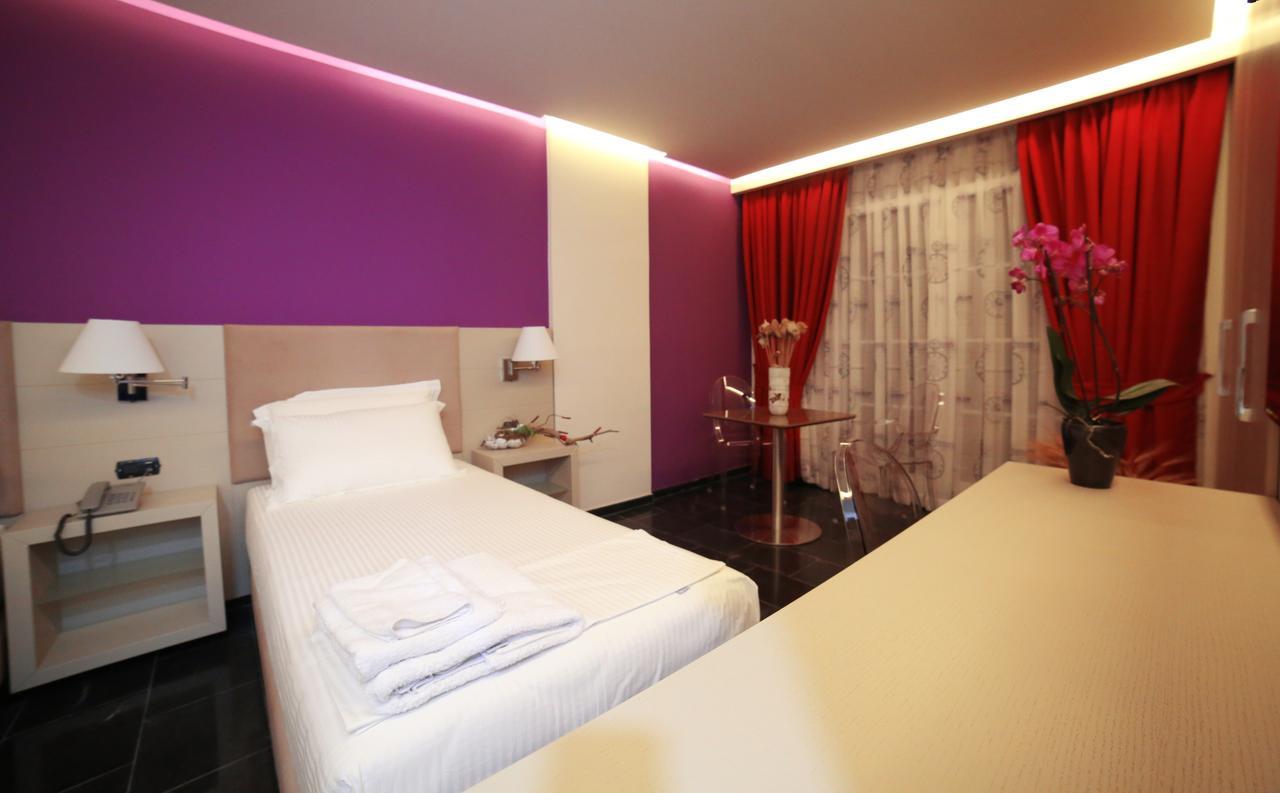 Hotel Palace Vlora Kültér fotó